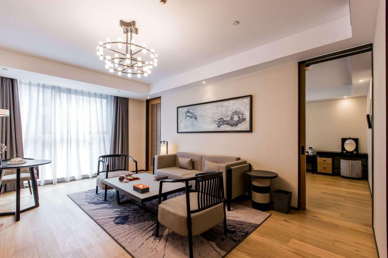 Howard Johnson By Wyndham Life Zhuoyuan Ningbo Exterior foto